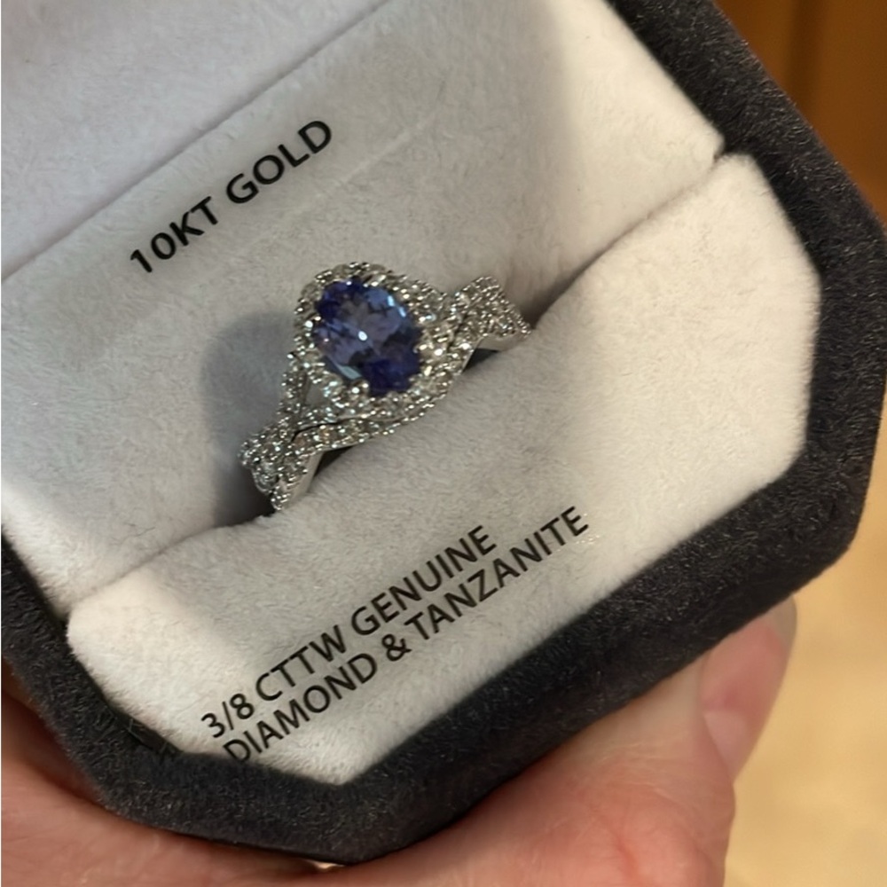 Size 7 10k gold tanzanite ring set! New never worn! - Picture 2 of 5
